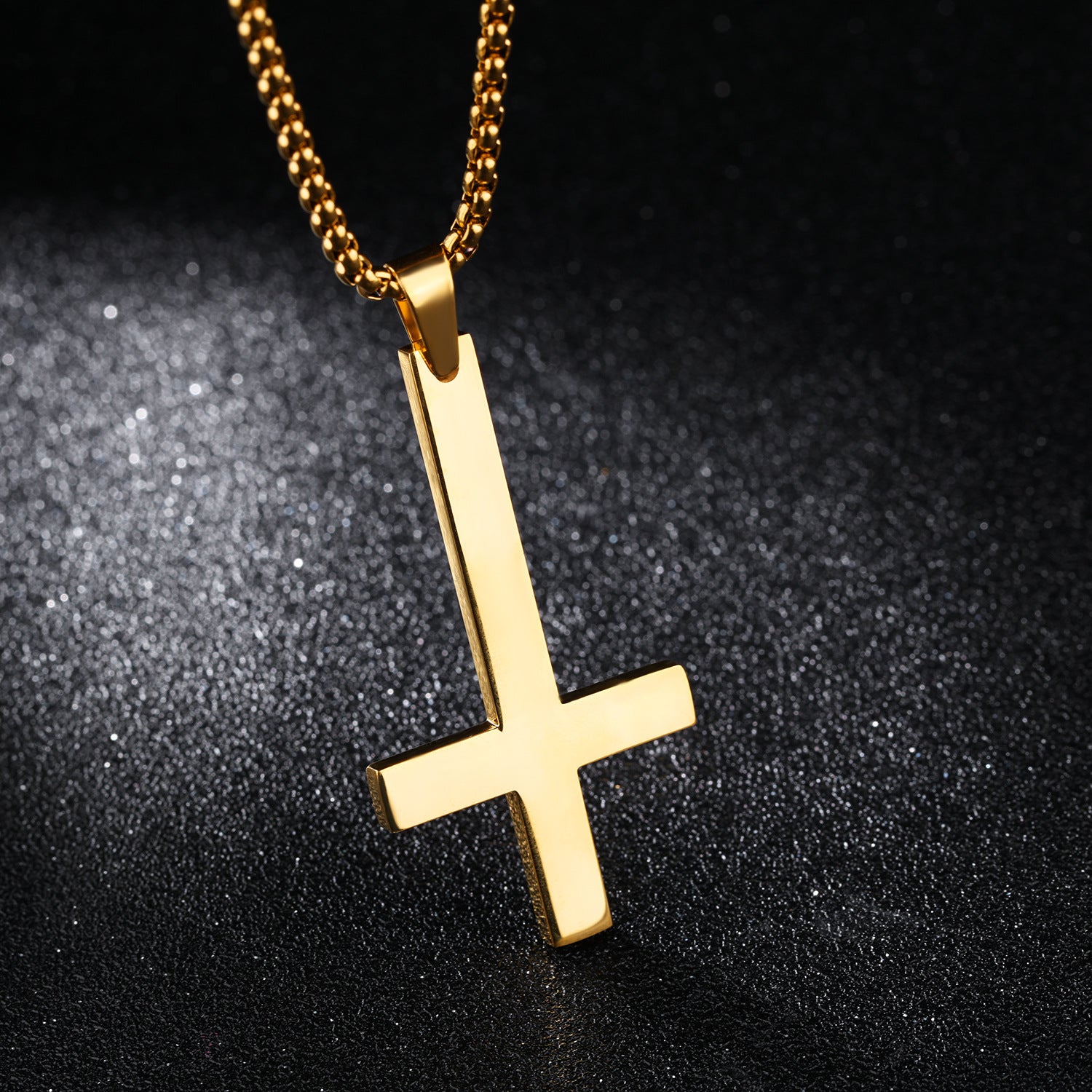 Collier de croix inversé en acier inoxydable pour homme