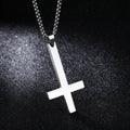 Collier de croix inversé en acier inoxydable pour homme