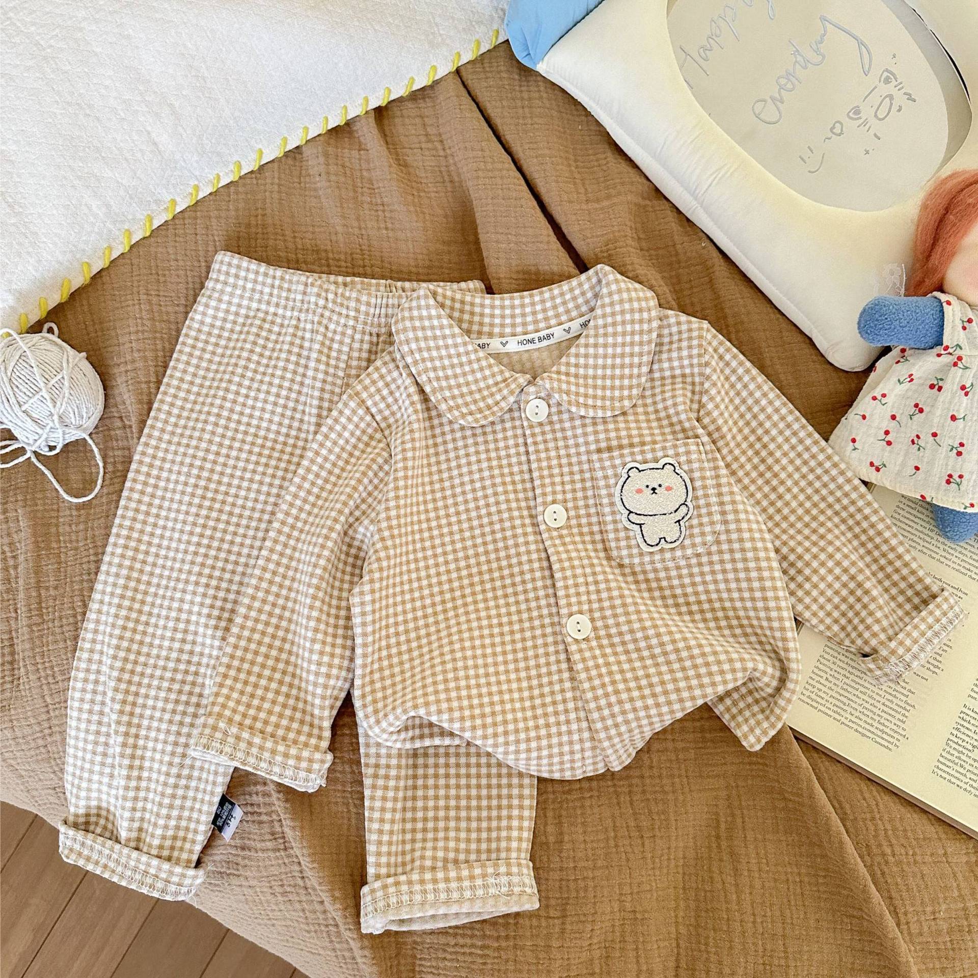 Jeu de deux pièces de vêtements de maison brossé pour garçons