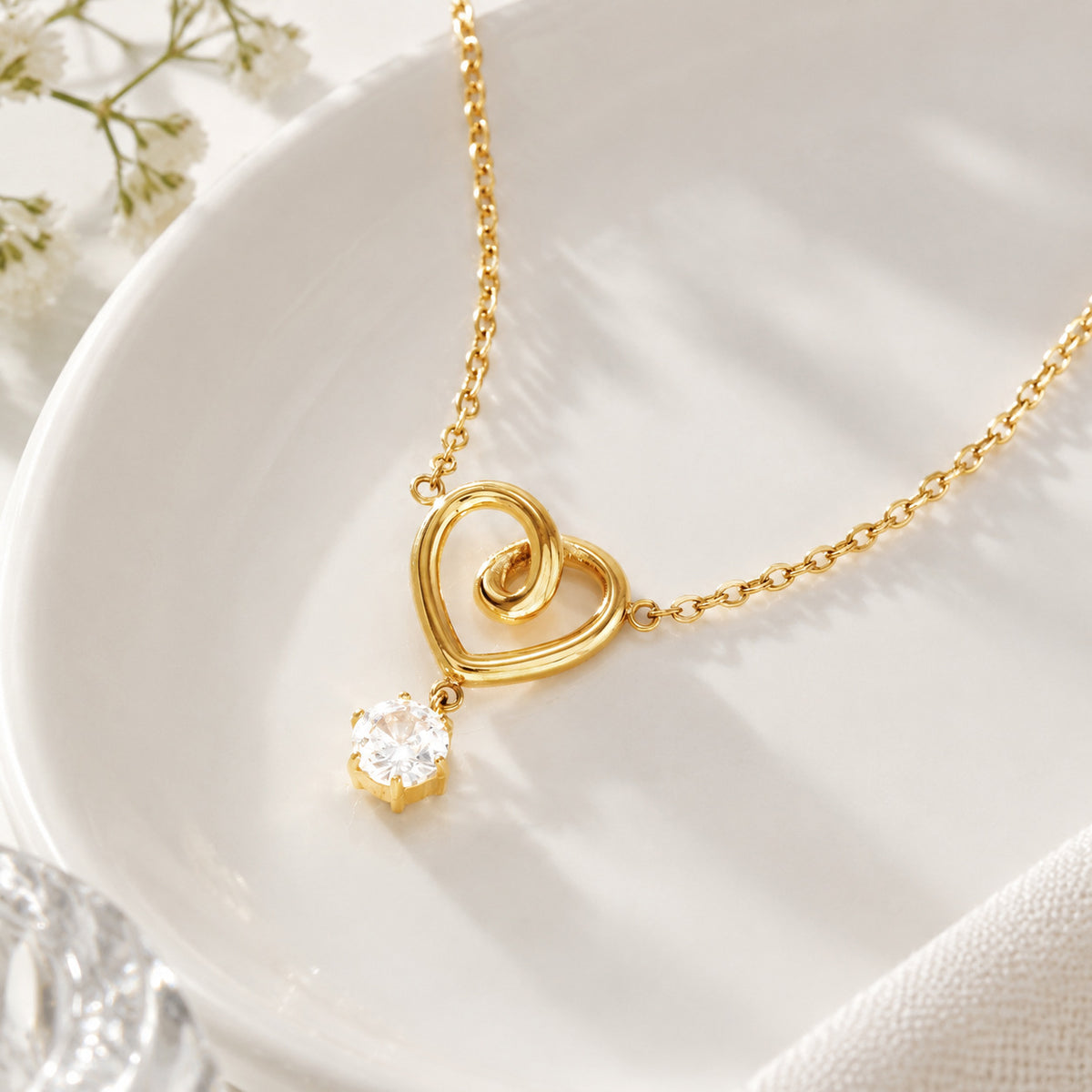 Collier en acier de titane Zircon en forme de cœur pour femmes