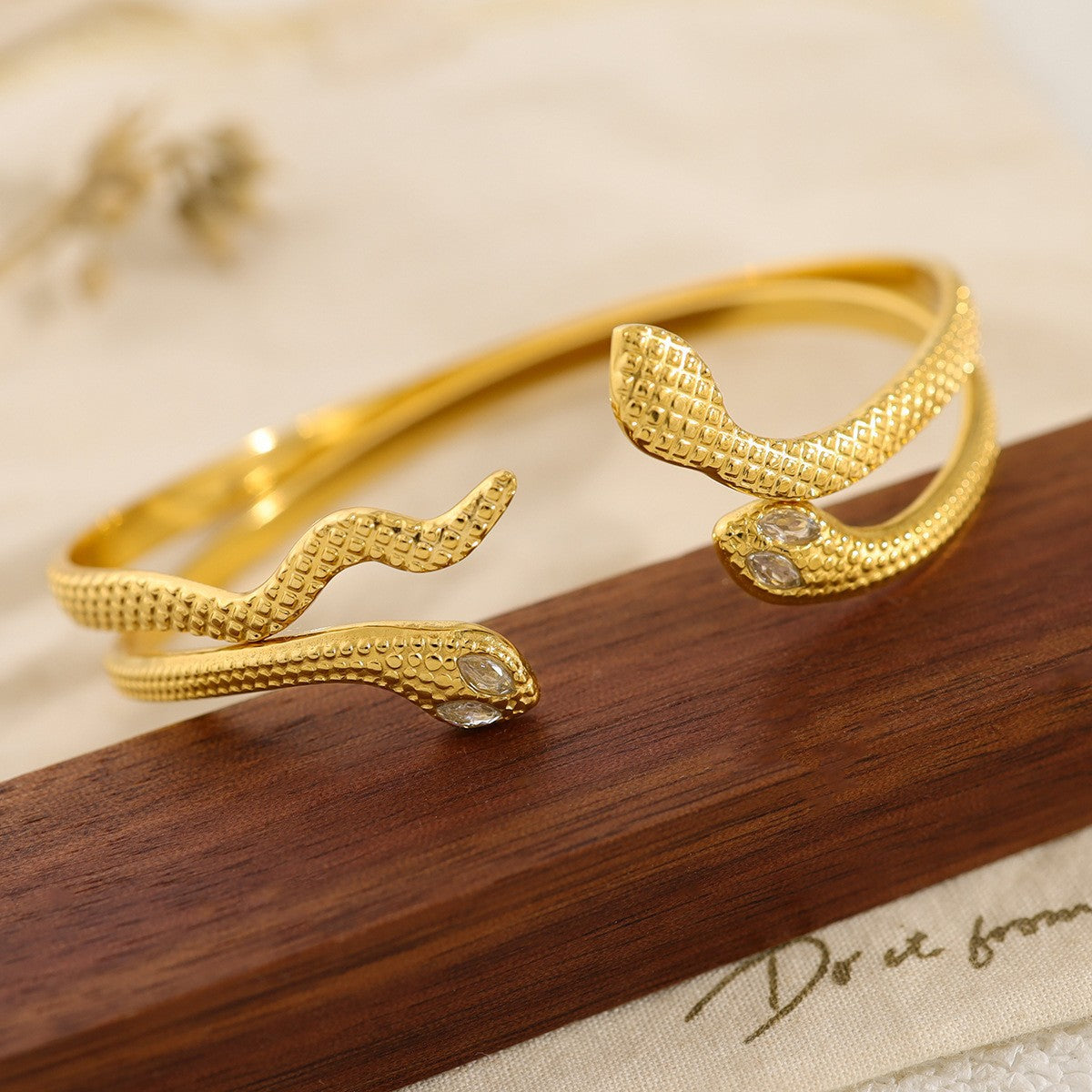 Rétro Micro-Set Zircon Gold Spirit Serpent Bracelet pour femmes
