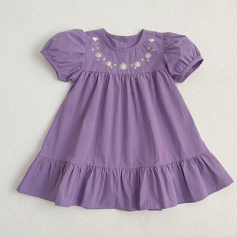 Robe de fleur brodée de petites filles à manches courtes