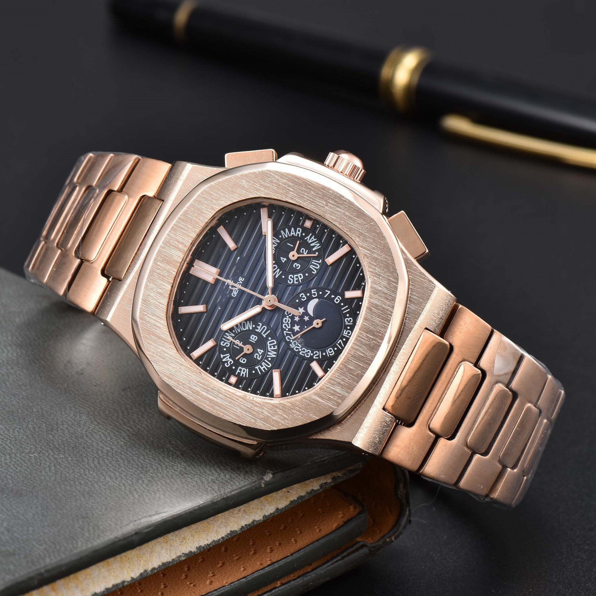 Fashionable Six-Pong Steel-Strap Business-Style Nautilus Mens Watch