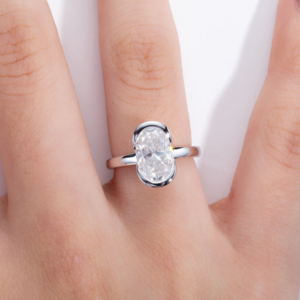 Silver Oval Semi mount Ring Avec un 3 carats De forme Fancy Moissanite Pour Femmes