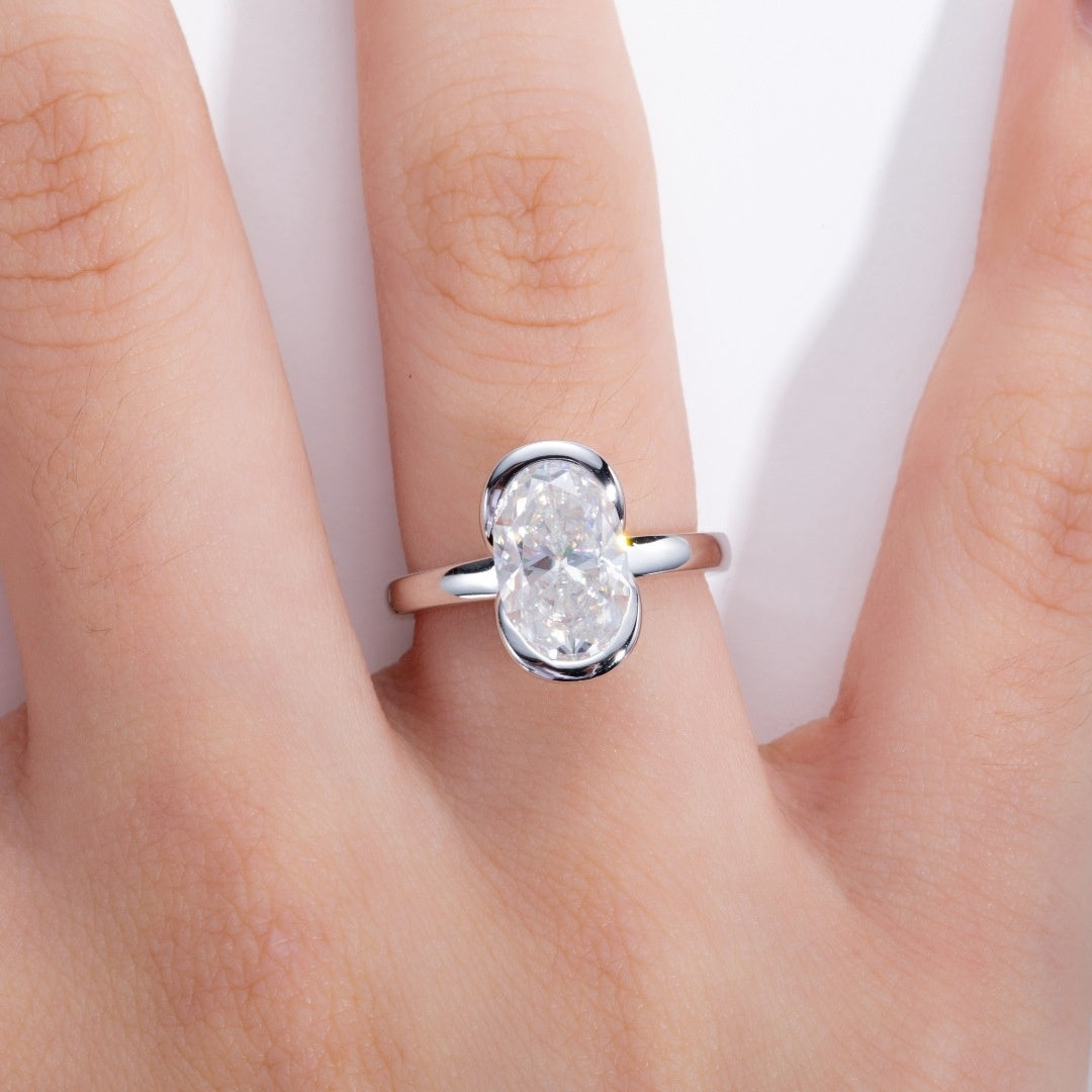 Silver Oval Semi mount Ring Avec un 3 carats De forme Fancy Moissanite Pour Femmes