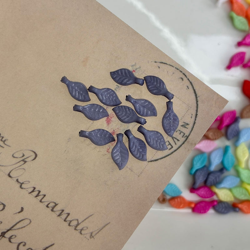 Charms de feuille en acrylique opaque massif