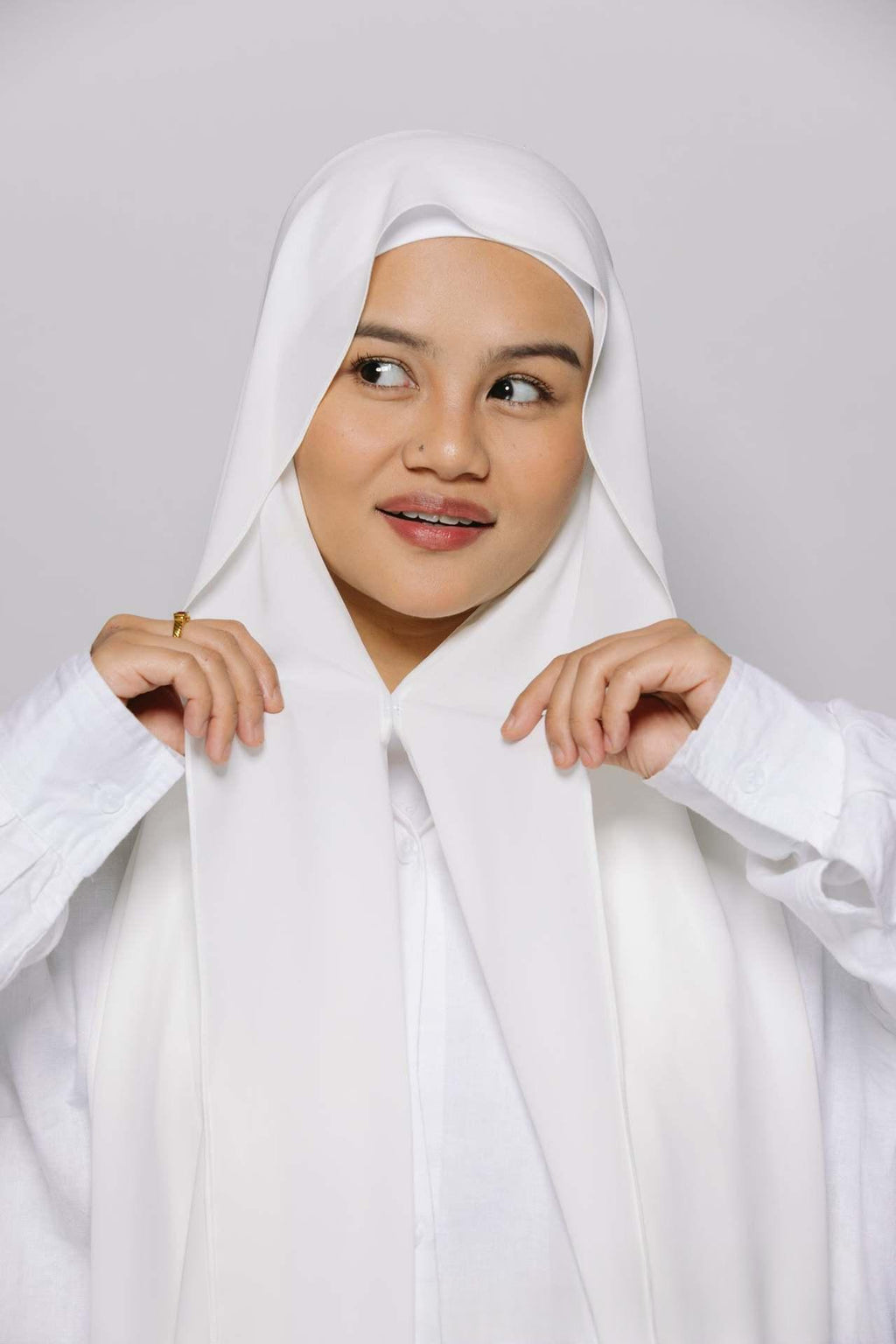 Le foulard pratique avec un aimant intégré