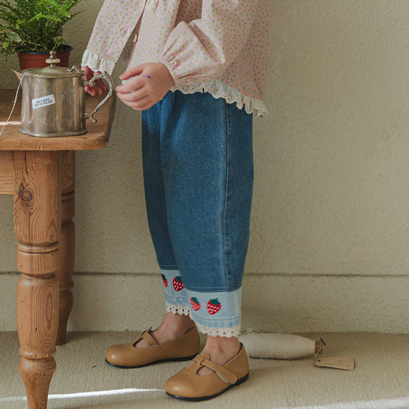 Patchwork en dentelle douce Brodé fraise Jeans occasionnels
