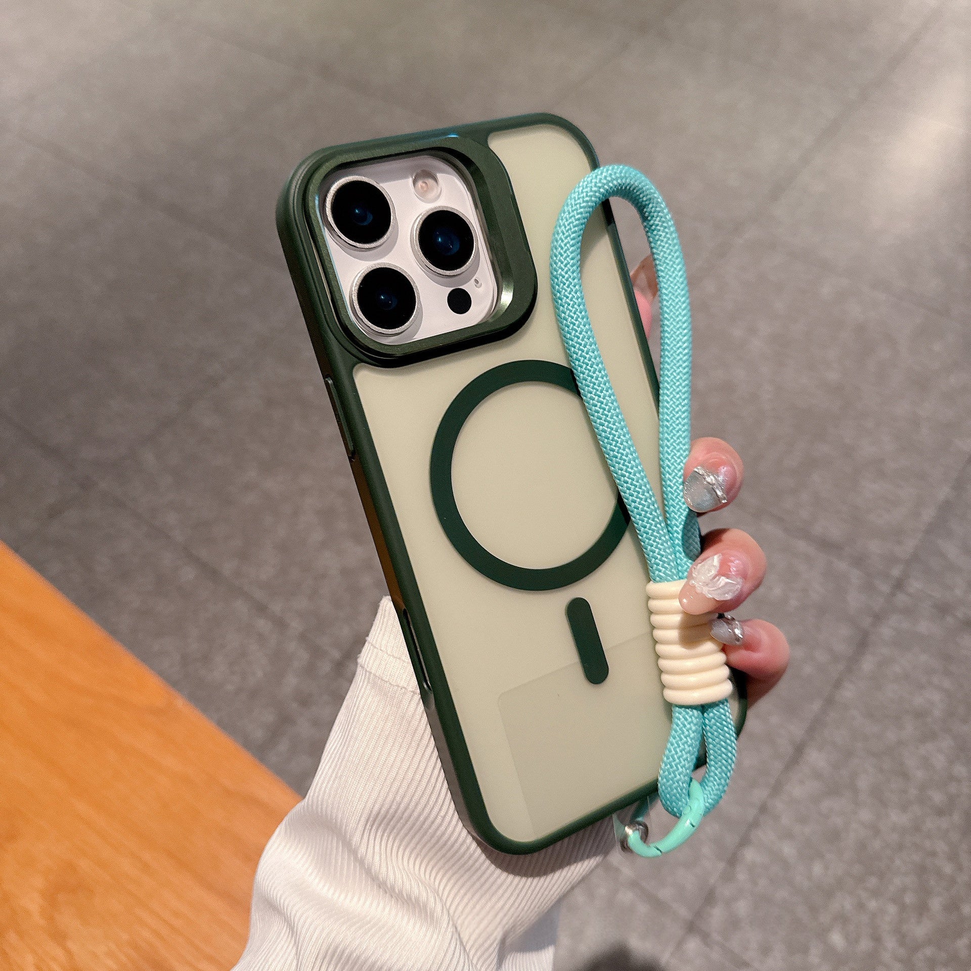 Boîtier de téléphone magnétique à monture de lentilles