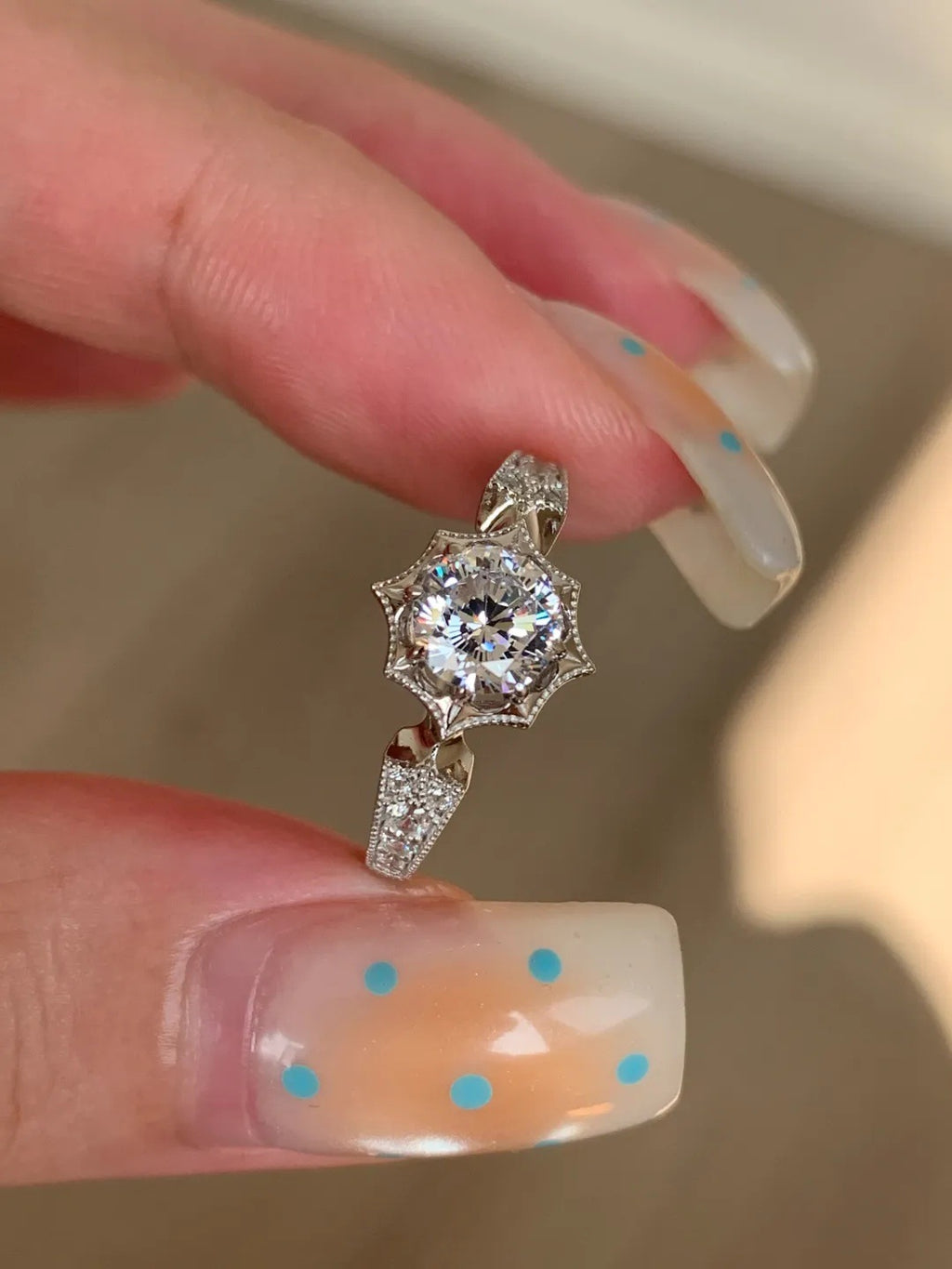 Anneau d'étoile à huit points en diamant plein éclat