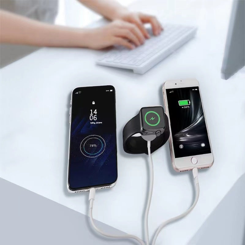Regarder le câble de recharge sans fil magnétique trois en un