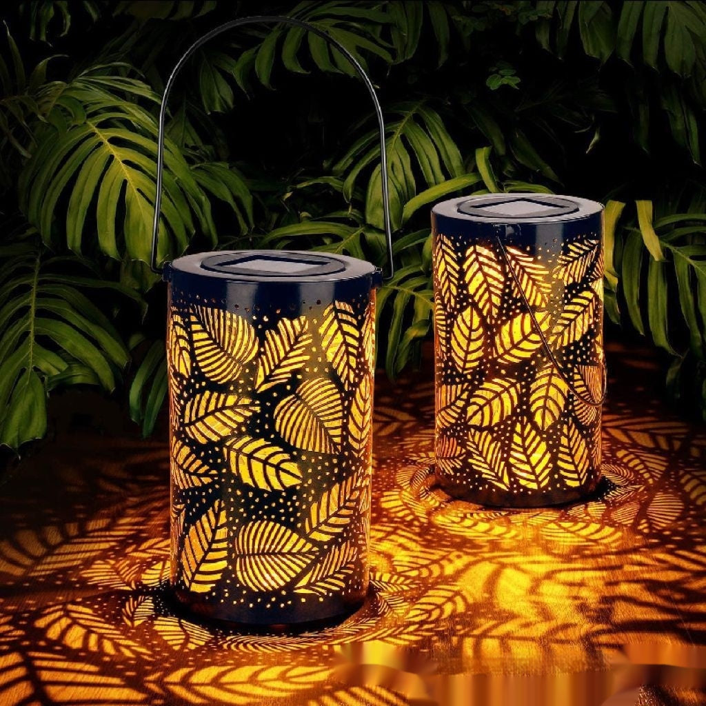 Retro Solar Lantern Iron Hollow Storm Lantern Courtyard Décoration Bureau Lampe Jardin Projec
