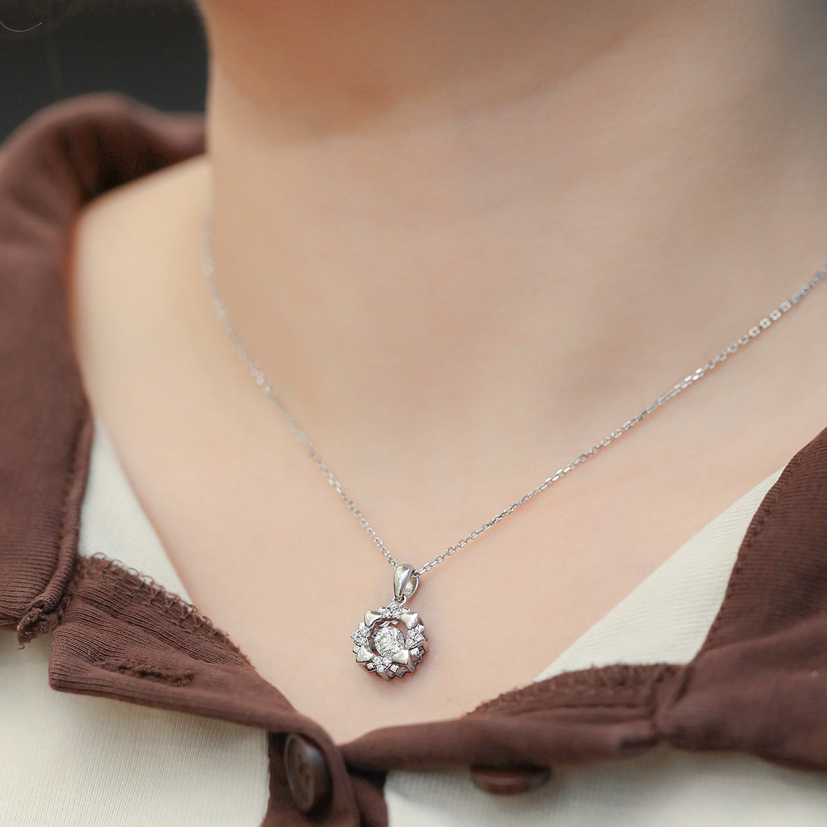 S925 Argent Sterling 0.5ct D Couleur VVS1 Collier pendentif fleur de Moissanite 45cm Platinum P