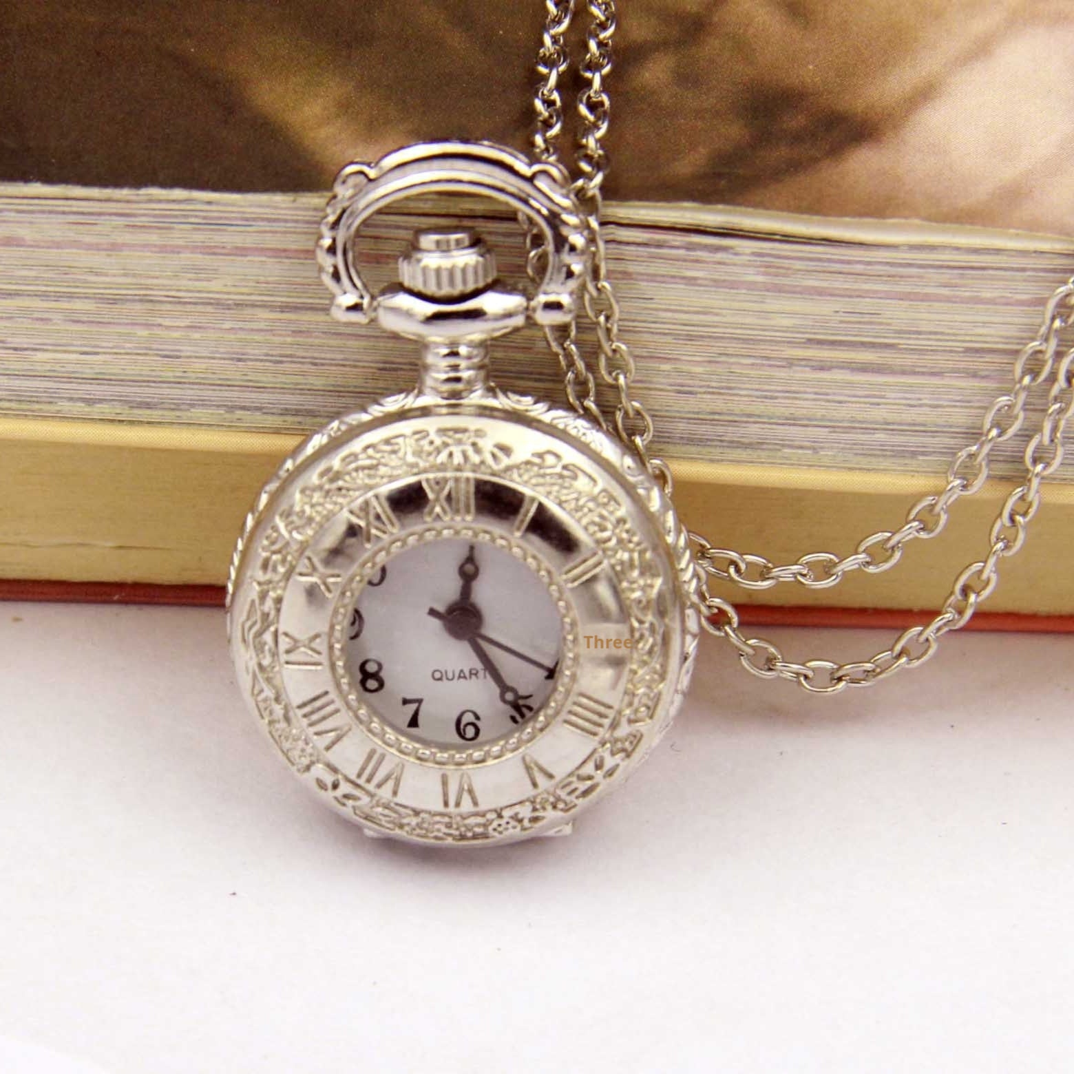 Montres de poche créative Collier Argent Roman numérique petite montre de poche