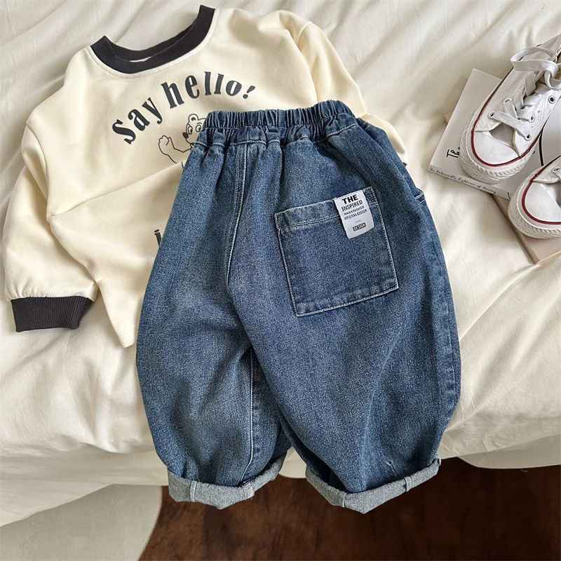 Jeans denim avec une jambe large polyvalente et souple