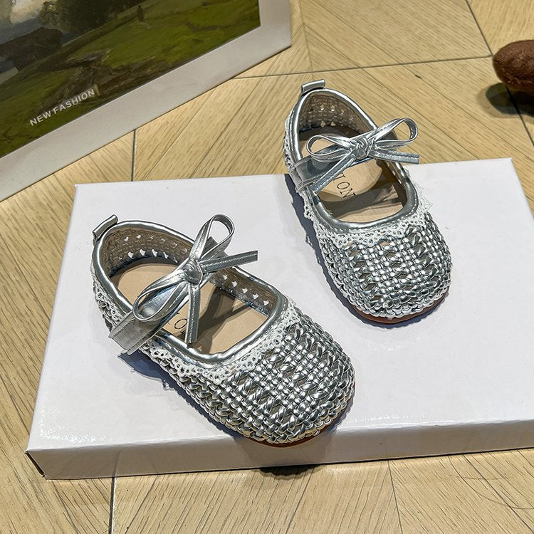 La mode des enfants Hollow Princesse Chaussures Summer Style Filles' Soft Bottom Hollow Baotou Lit