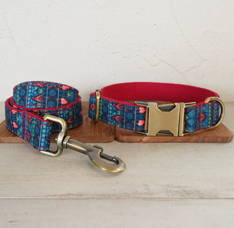 Collier de chien rouge Lotus Pet Supplies Export Jeu de laisses Boucle de bronze