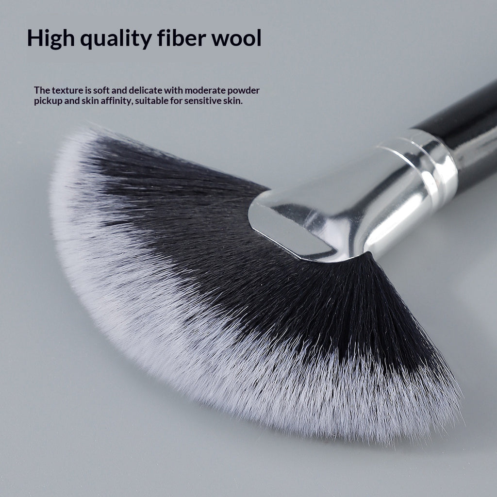 Brosse haute lumière en forme d'éventail avec bristles en fibre fine