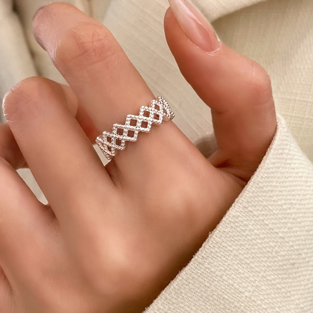 Simple, fashionable, léger luxe, argent haut de gamme Hollow-Out Ring Collection, Everyday Ve
