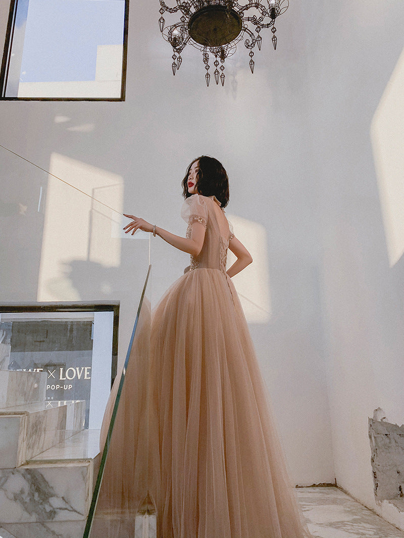 Robe de mariée pour la réunion annuelle du banquet Performance