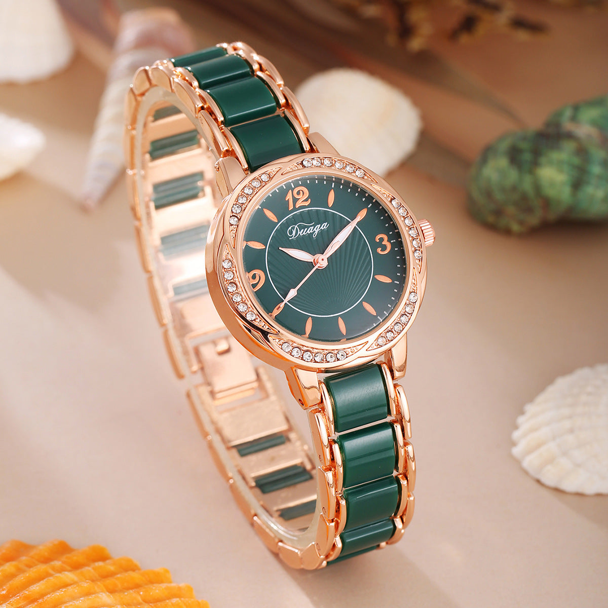 Élégante montre à quartz incrustée ronde en dentelle