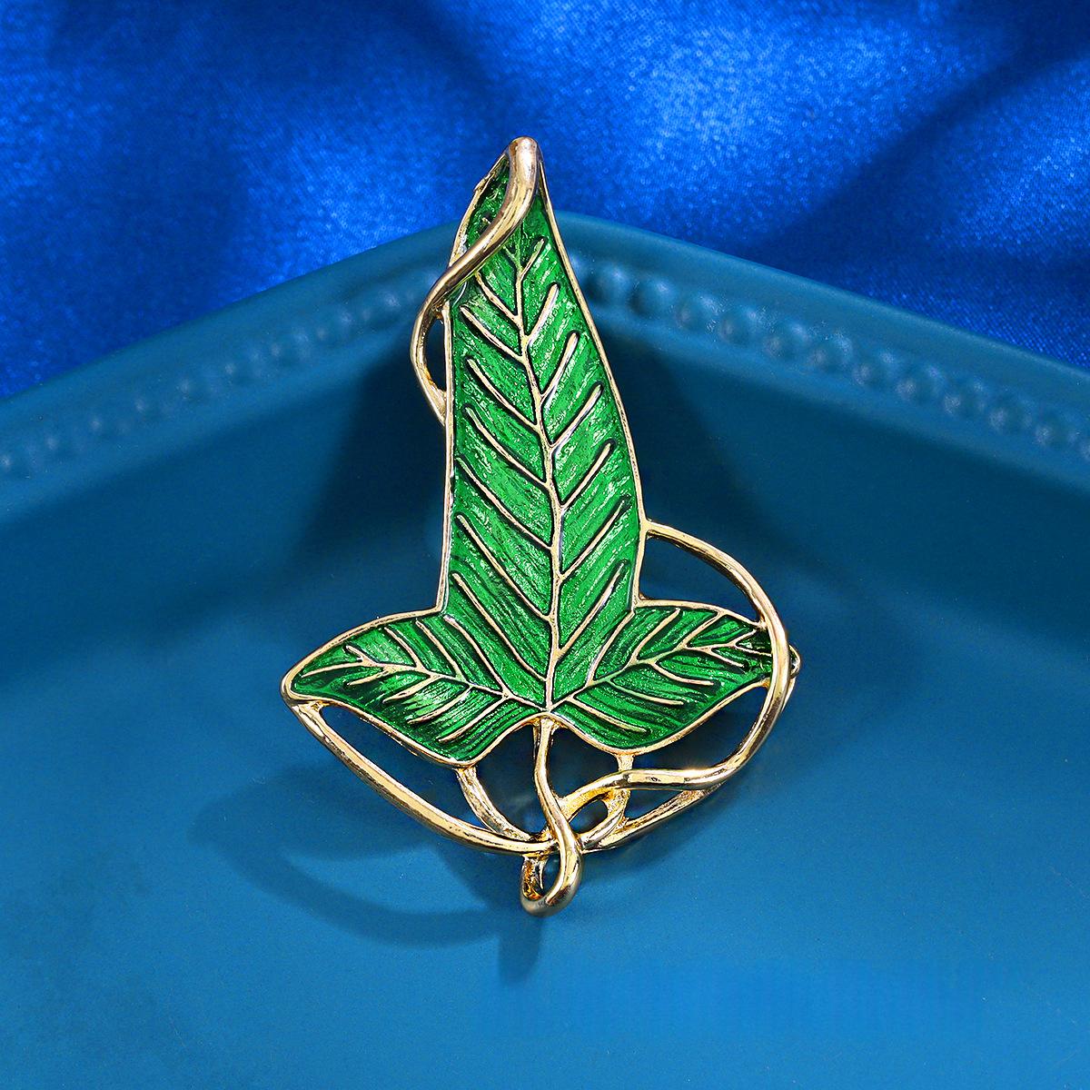 Broche à trois dimensions pour femmes