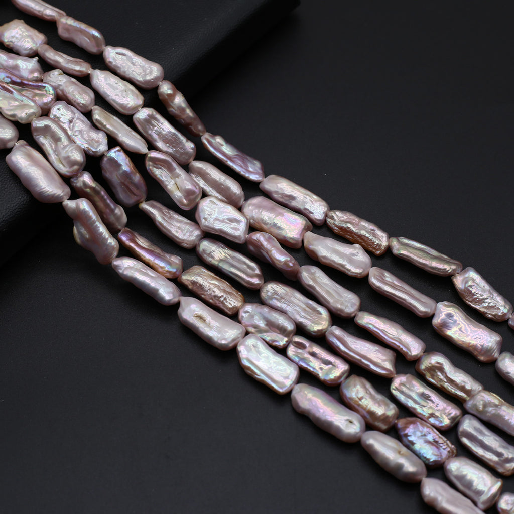 Perles de perles violettes d'eau vive