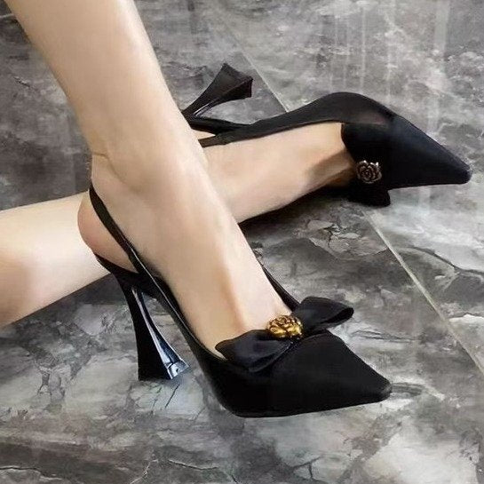 Femmes d'hiver Cutout dos pointu orteil talon de bloc chaussures avec Camellia & Bow Decor