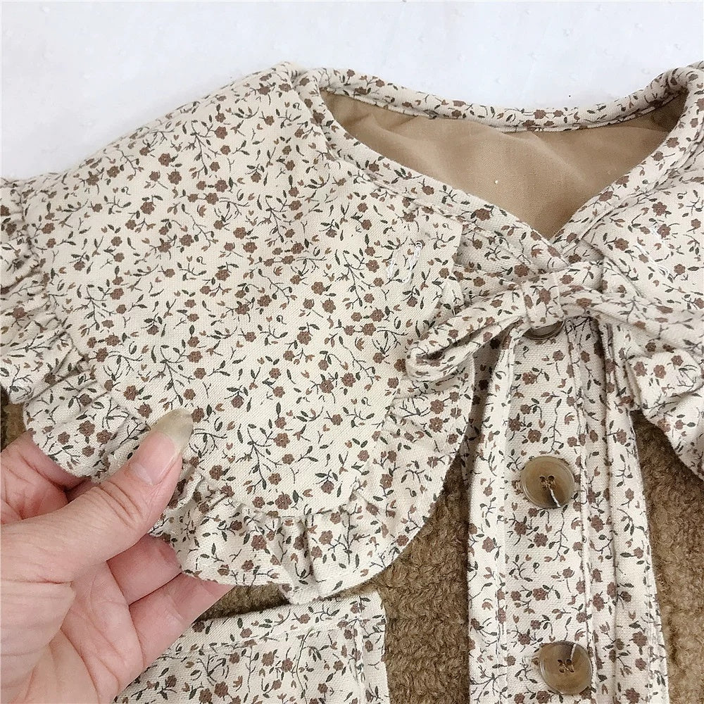 Manteau de fourrure à col de poupée avec doublure en polaire