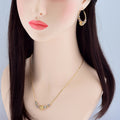 Boucles d'oreilles et colliers de perles rondes multicolores