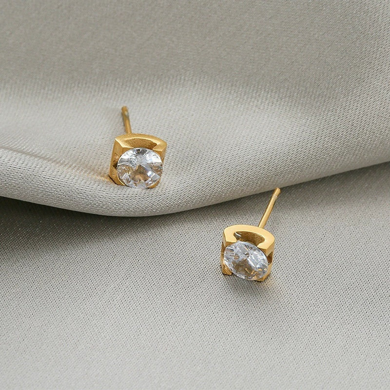 Pendentif en diamant simple à quatre griffes Collier en acier au titane