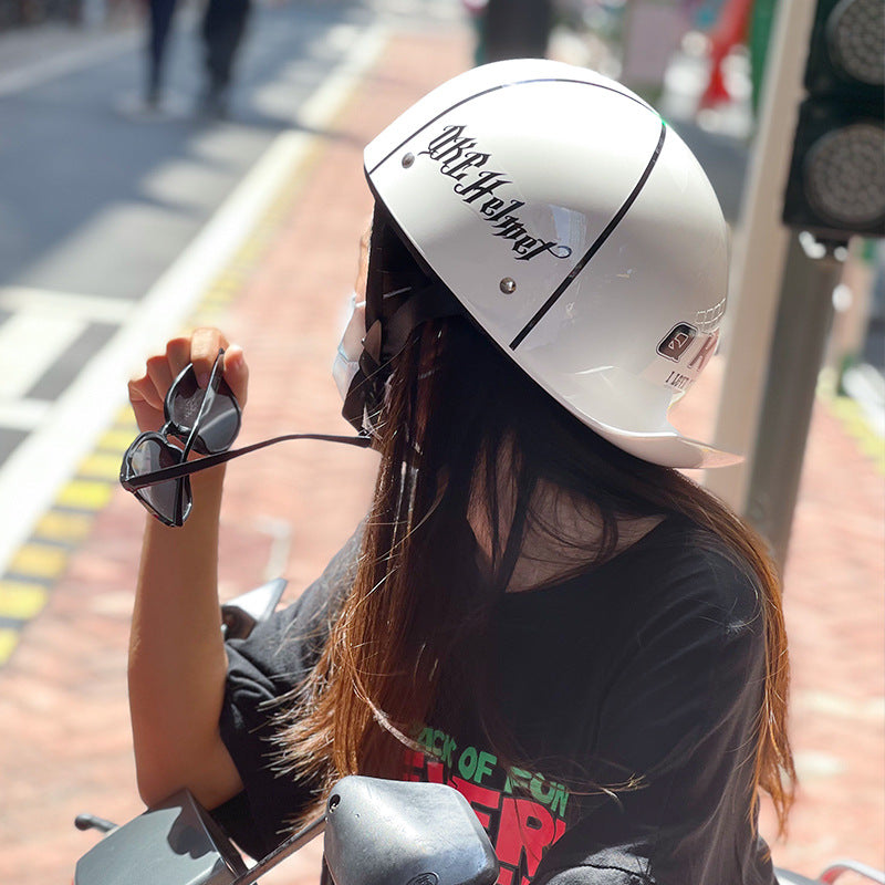 Casque Rétro Voiture électrique Femme Grande Chapeau Batterie Voiture d'équitation Casque universel