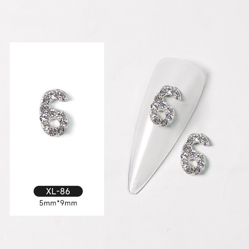 Décoration de clou en alliage de diamant brillant numérique argent