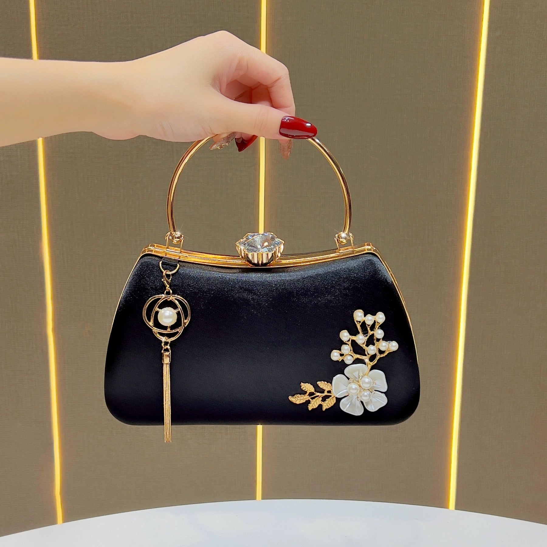Sac à main pendentif en diamant incrusté de perles