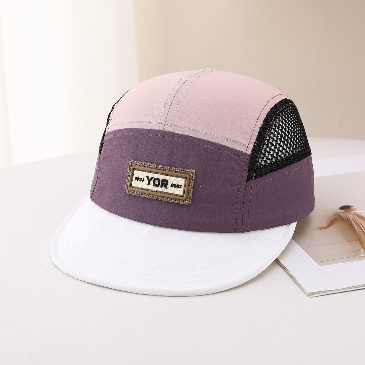 Men's and Women's Multi-color Letter Patchwork Mesh Sun Protection Breathable Quick-drying