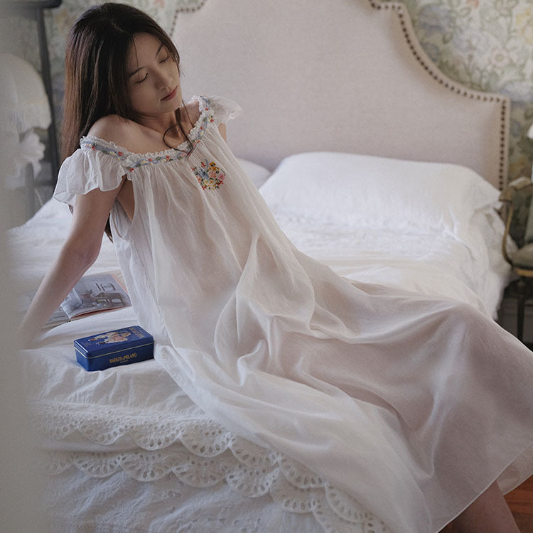 Robe de nuit romantique et élégante avec broderie tridimensionnelle
