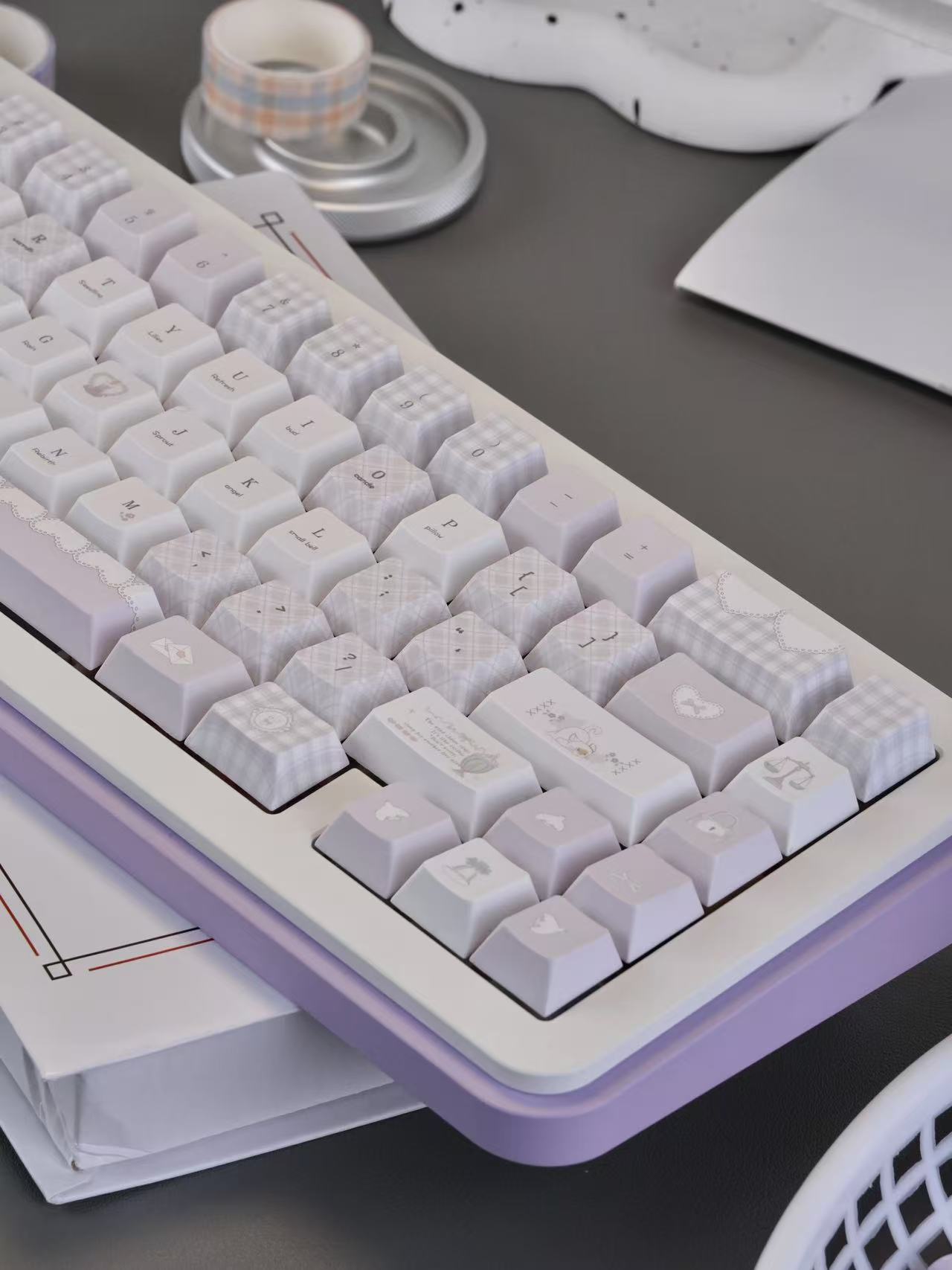 Meow Meow Hymn Keycaps dans les protéines violet et lavandelegant