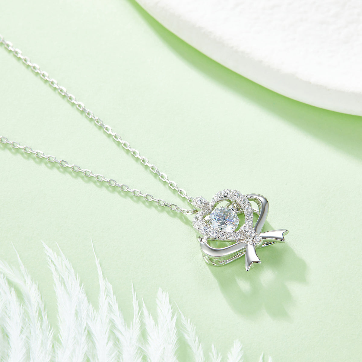 S925 Argent Sterling 0.5ct D Couleur VVS1 Moissanite Coeur Collier pendentif Bow 45cm Platinu