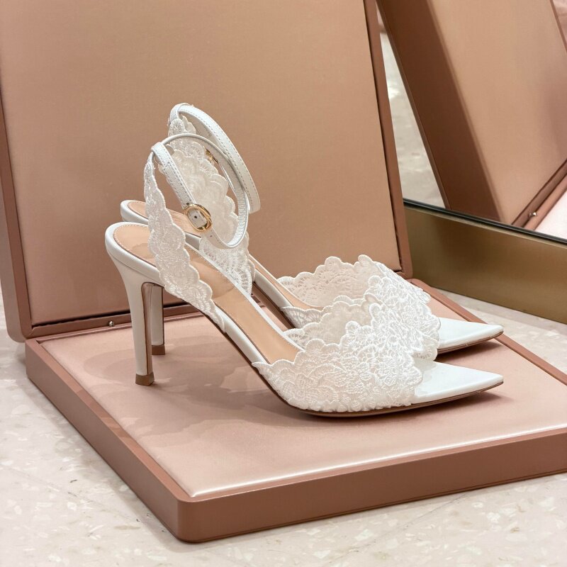 Sandales en dentelle
