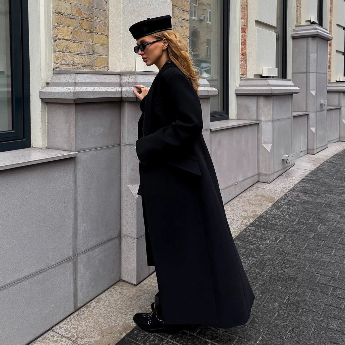 Femme Élégante Tridimensionnelle sur mesure Coat Lapel