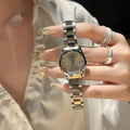 Montre bracelet en acier pour femmes exquises
