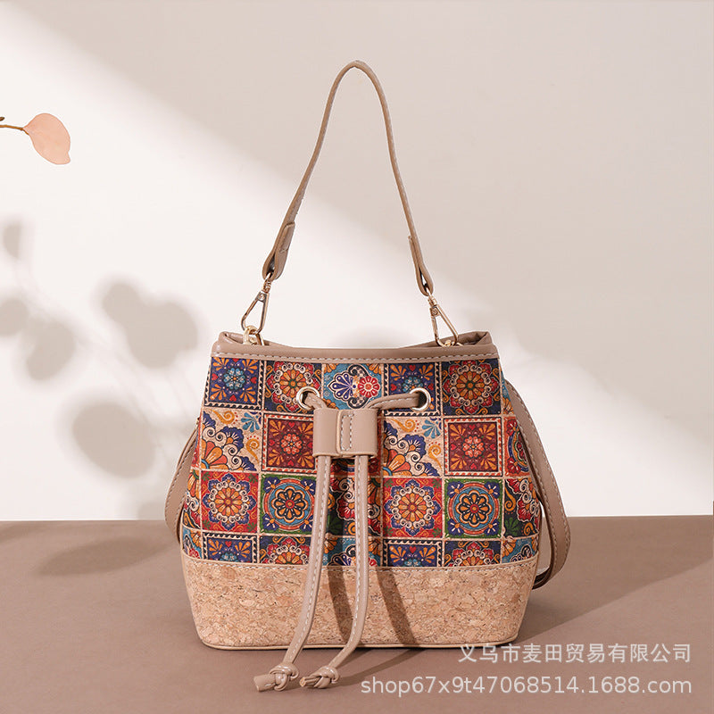 Vieux sac de rangement imprimé de grande capacité pour femmes avec extérieur en bois et en bois