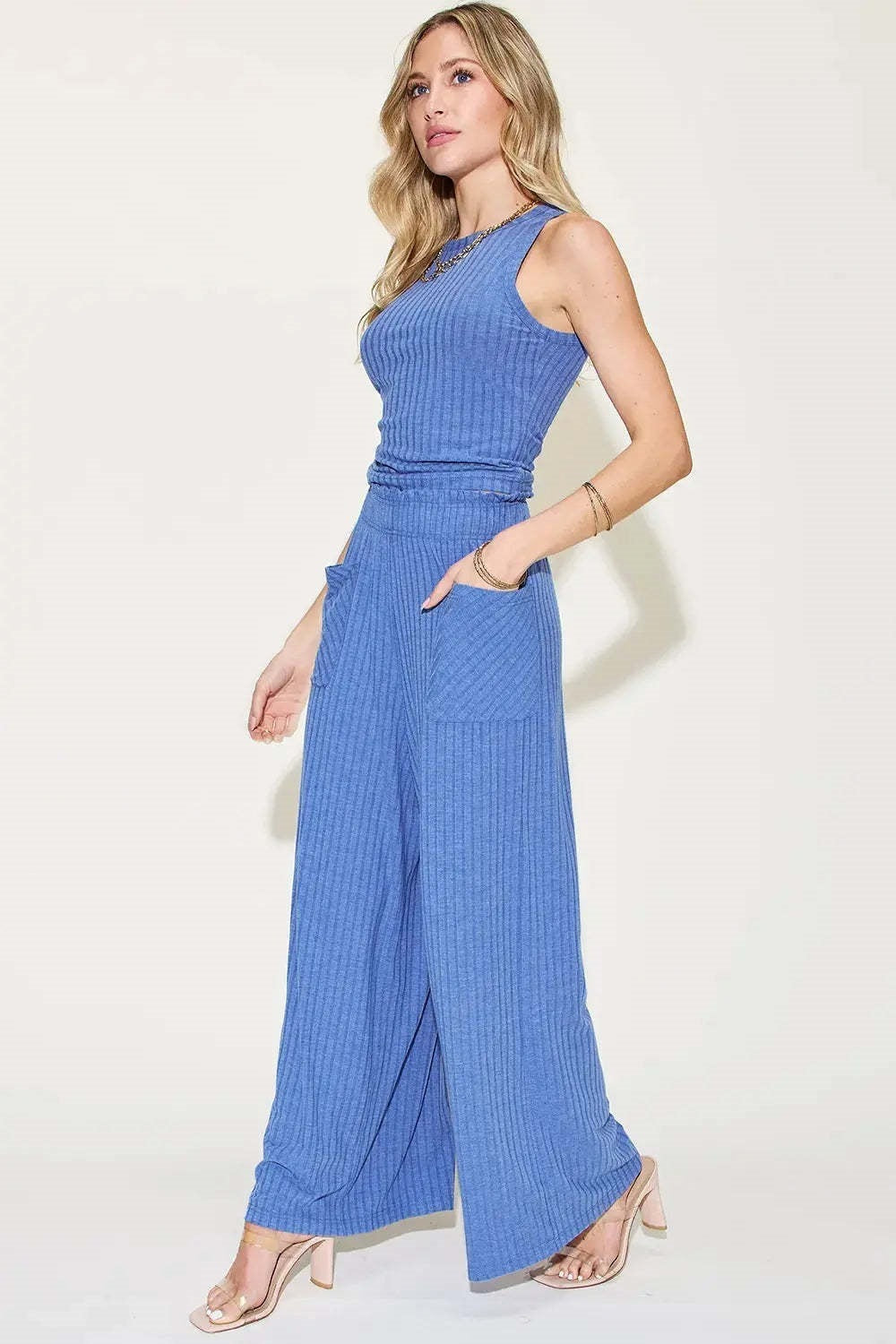 Veste sans manches à la mode et Pantalons à deux pièces en forme de col