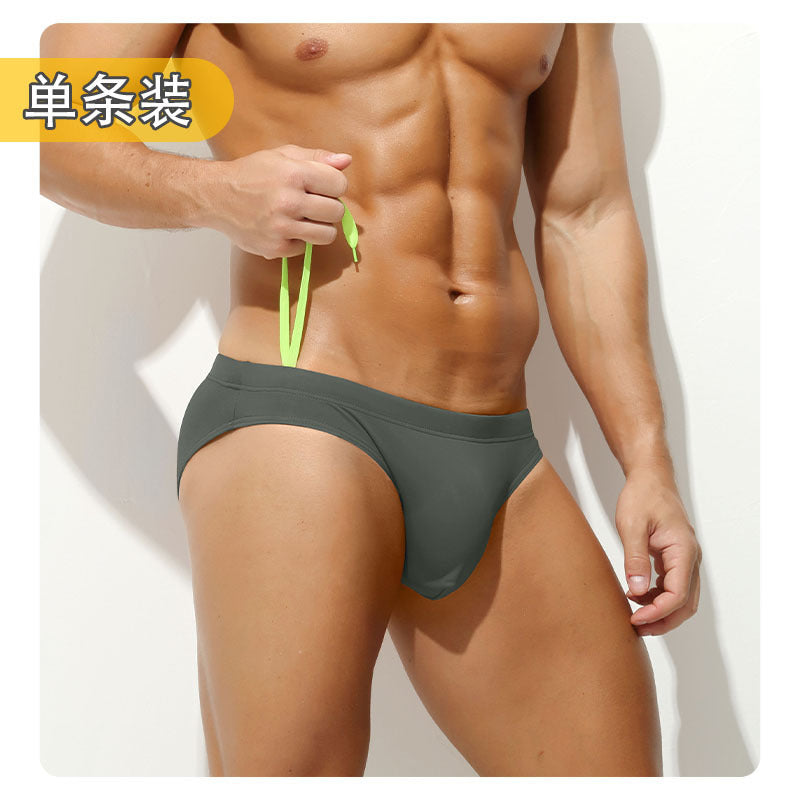 Triangle des hommes couleur solide faible taille Personnalité