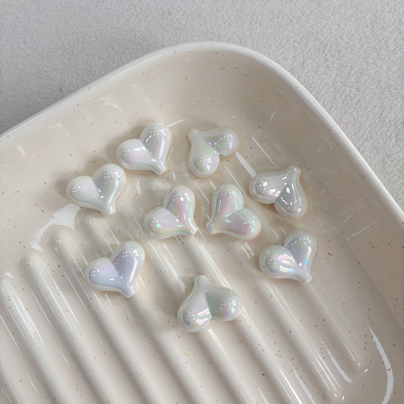 Perles acryliques du coeur irisées