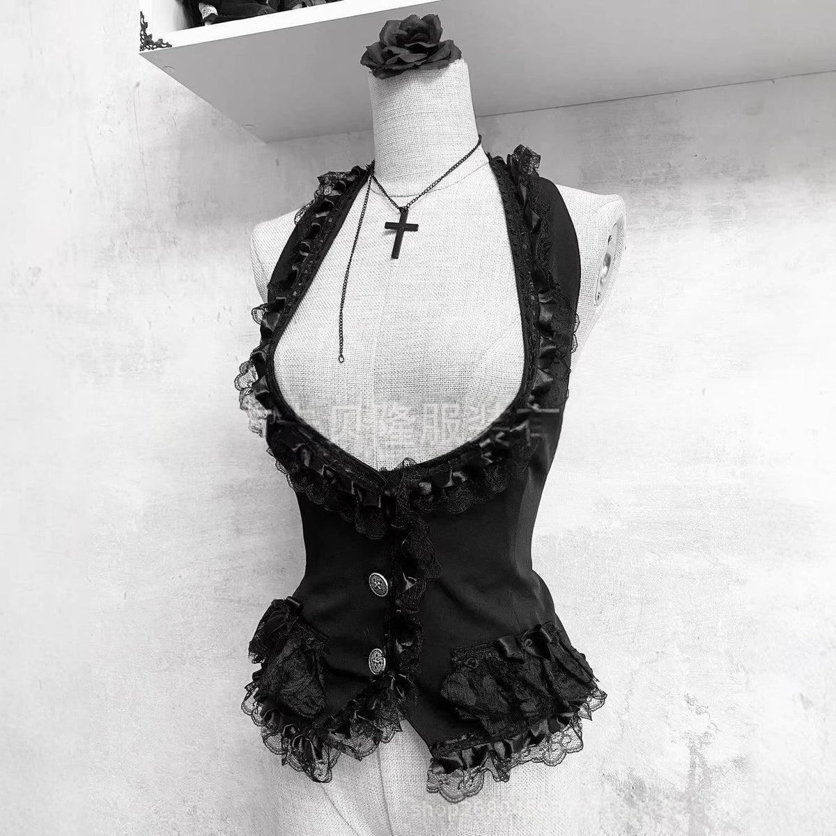 Veste d'haltère en dentelle noire de style gothique foncé pour les femmes