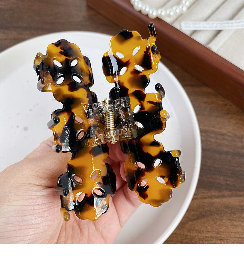 Beau Clover Acetate Grip Pearl Dopamine Temperament Personality Shark Clip Simple Et