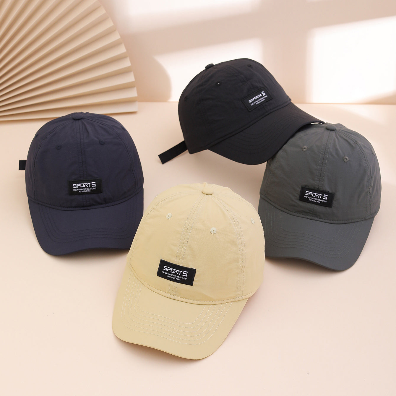 Version coréenne d'une simple lettre brodée de couleur solide Séchage rapide Casquette de baseball avec A