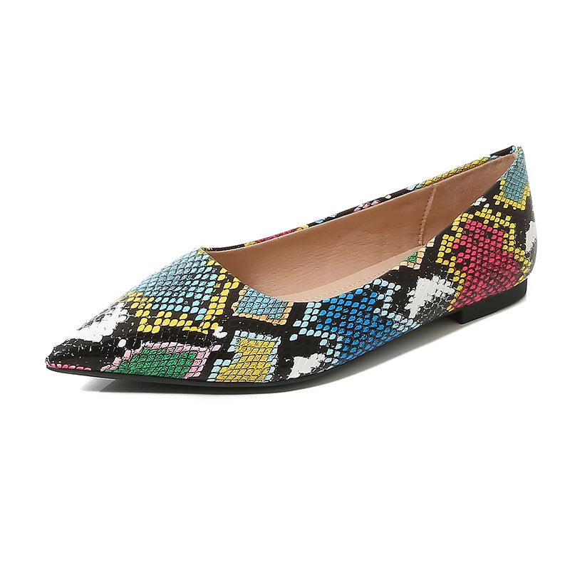 Chaussures femmes pointues en cuir souple avec une semelle souple