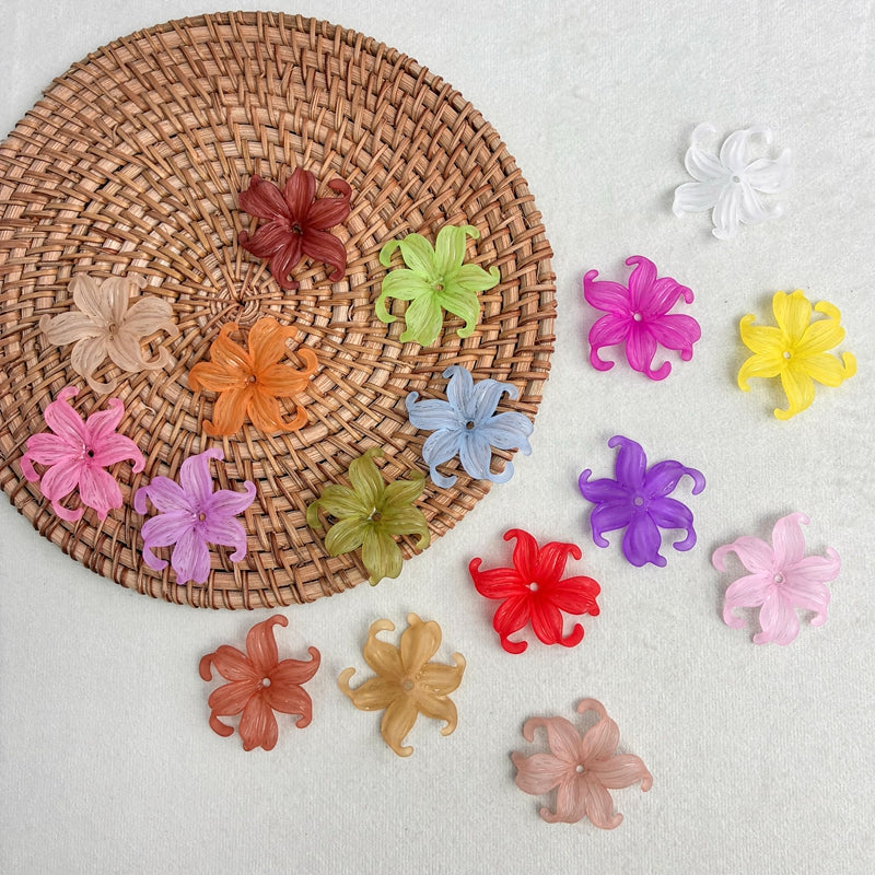 Matte Acrylique Curled Petal Iris Charms